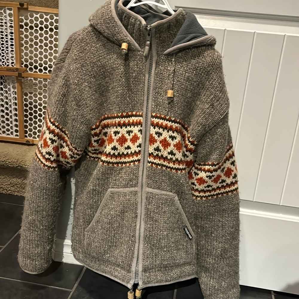 Laundromat wool sweater